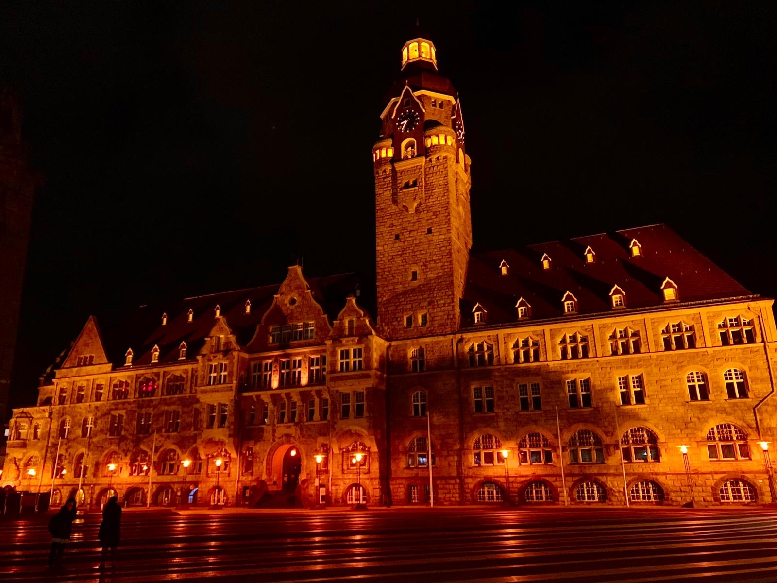 Remscheider Rathaus am Orange Day 2020
